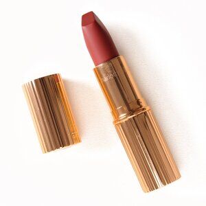 Charlotte Tilbury: Matte Revolution: Walk of No Shame